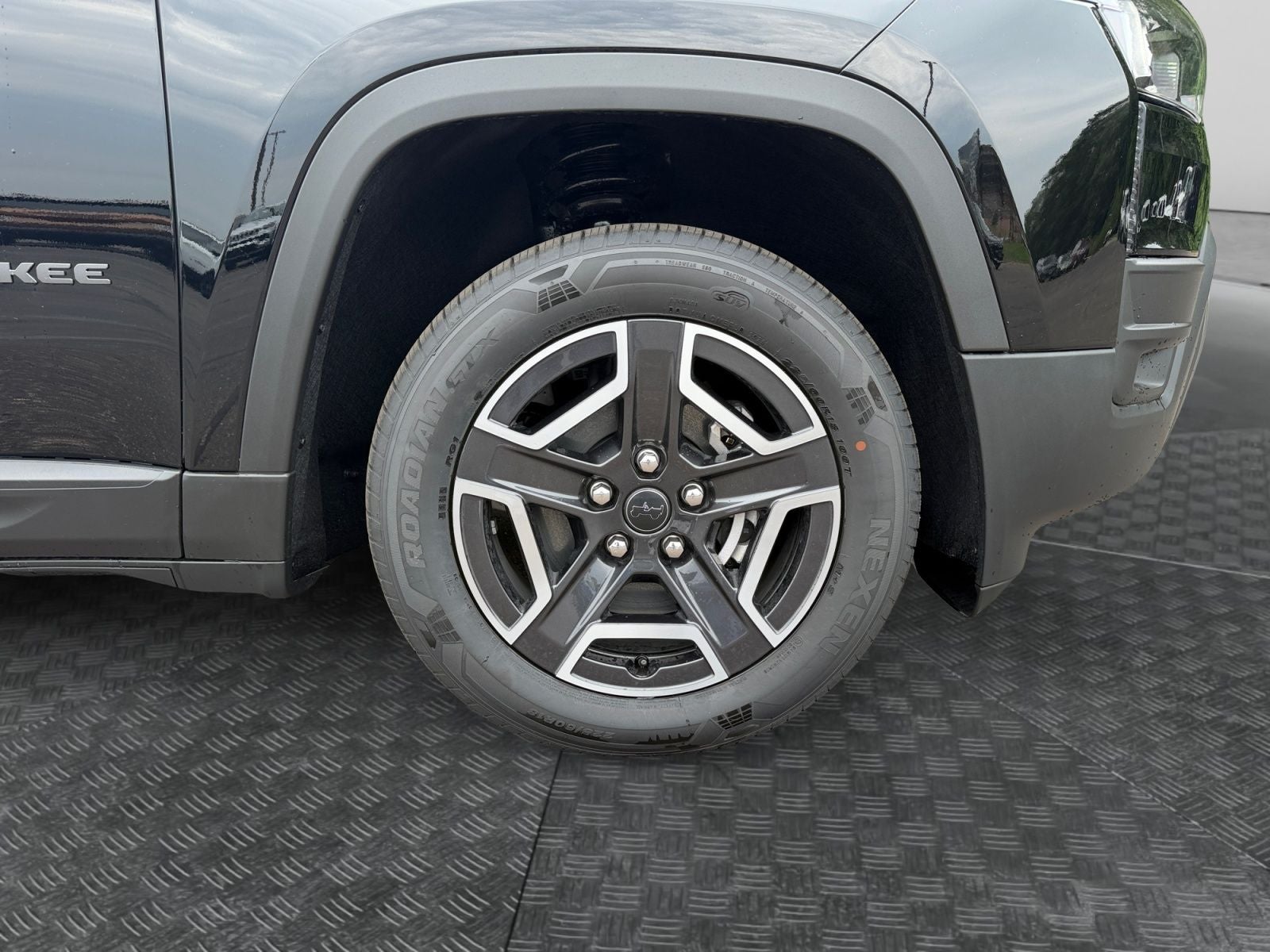 2026 Jeep Cherokee Laredo 4x4
