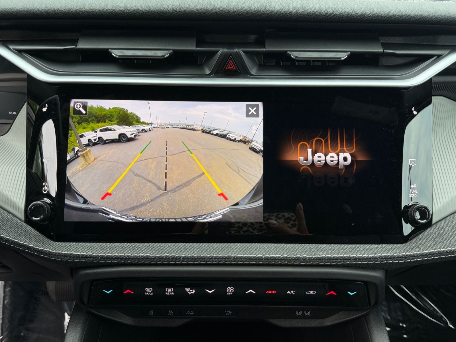 2026 Jeep Cherokee Laredo 4x4