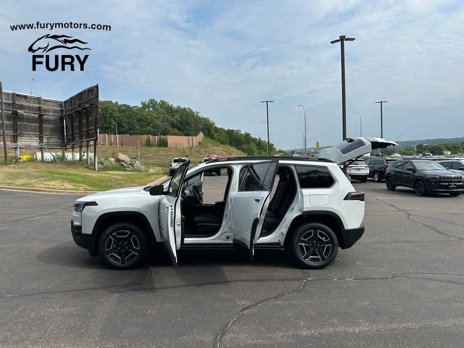 2026 Jeep Cherokee CHEROKEE LAREDO 4X4