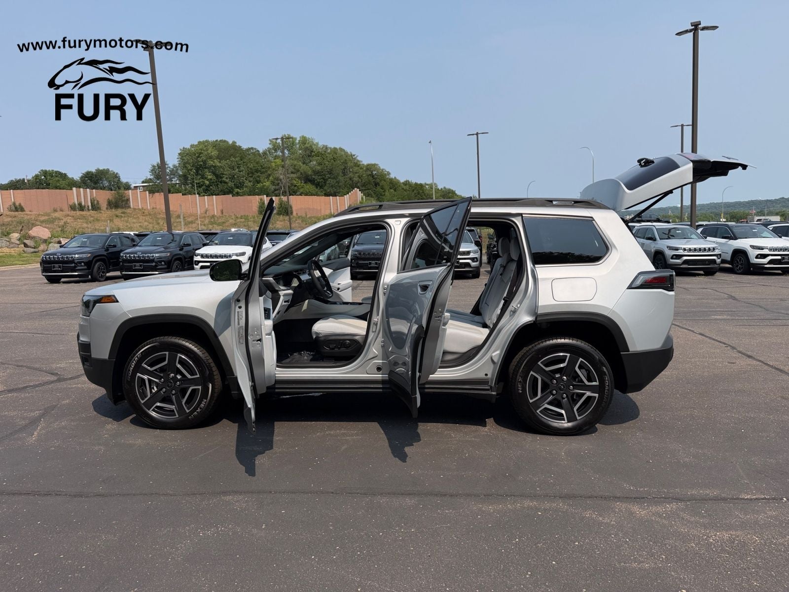 2026 Jeep Cherokee CHEROKEE LAREDO 4X4