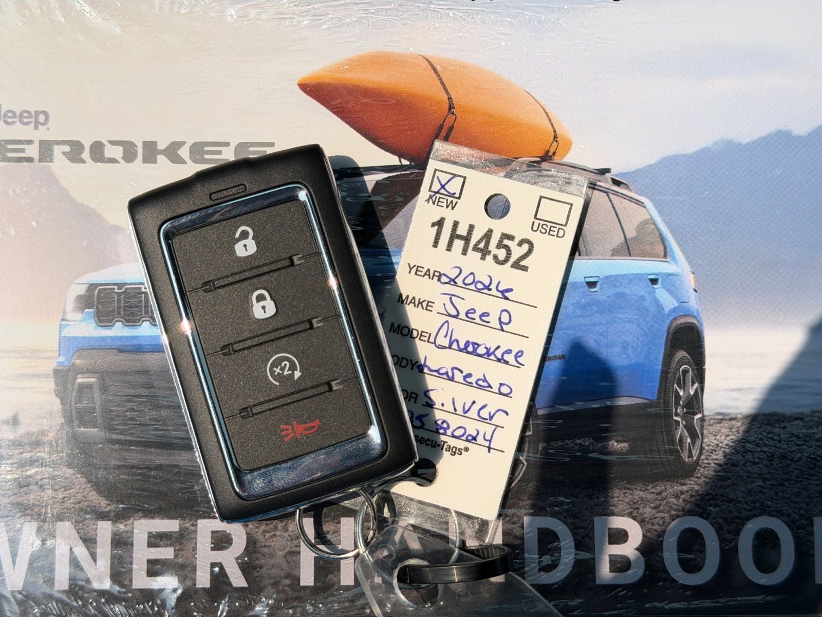 2026 Jeep Cherokee CHEROKEE LAREDO 4X4