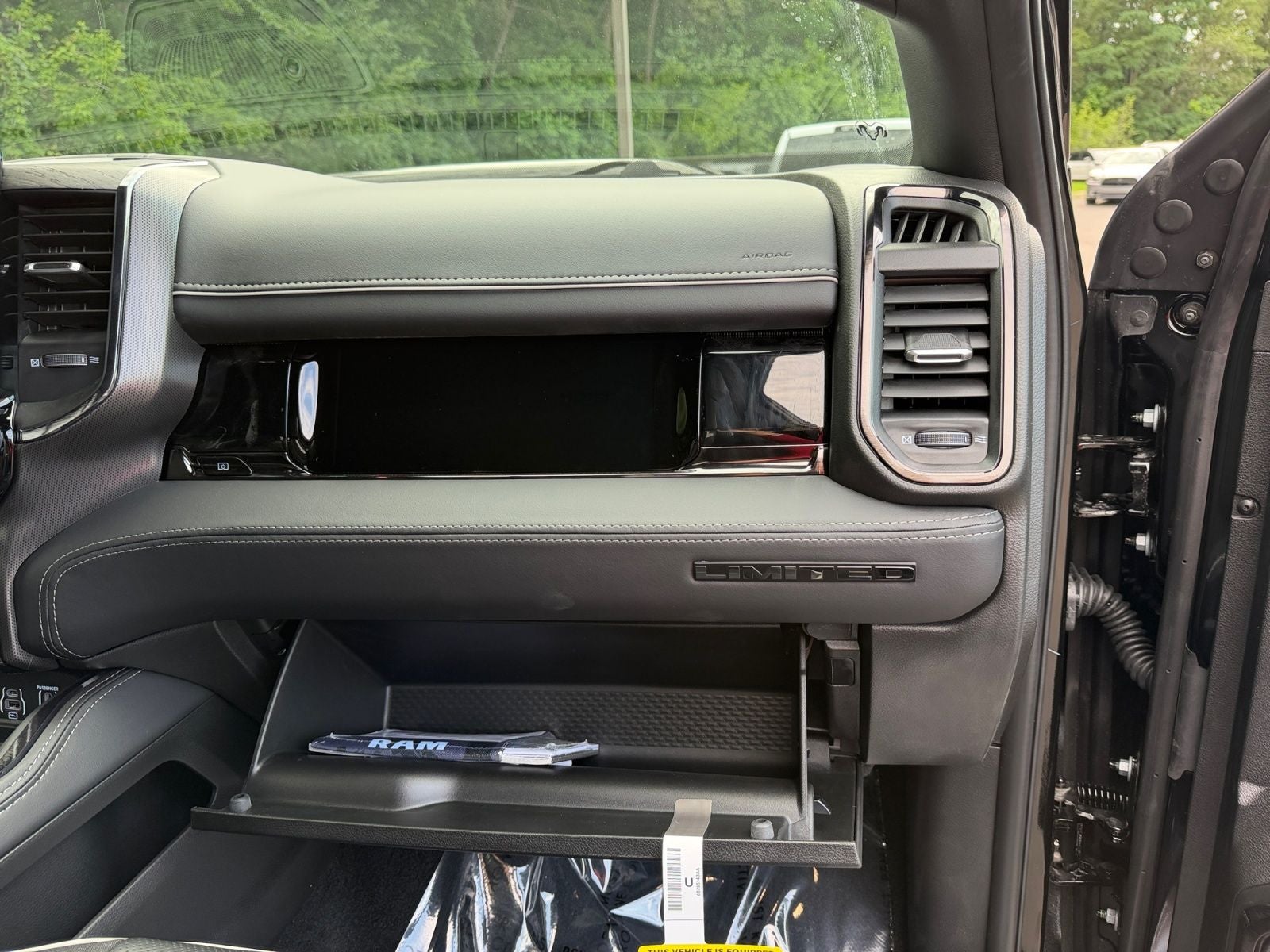 2026 RAM 3500 RAM 3500 LIMITED CREW CAB 4X4 6'4' BOX
