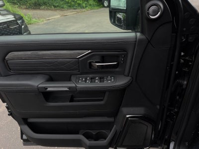 2026 RAM 3500 RAM 3500 LIMITED CREW CAB 4X4 6'4' BOX