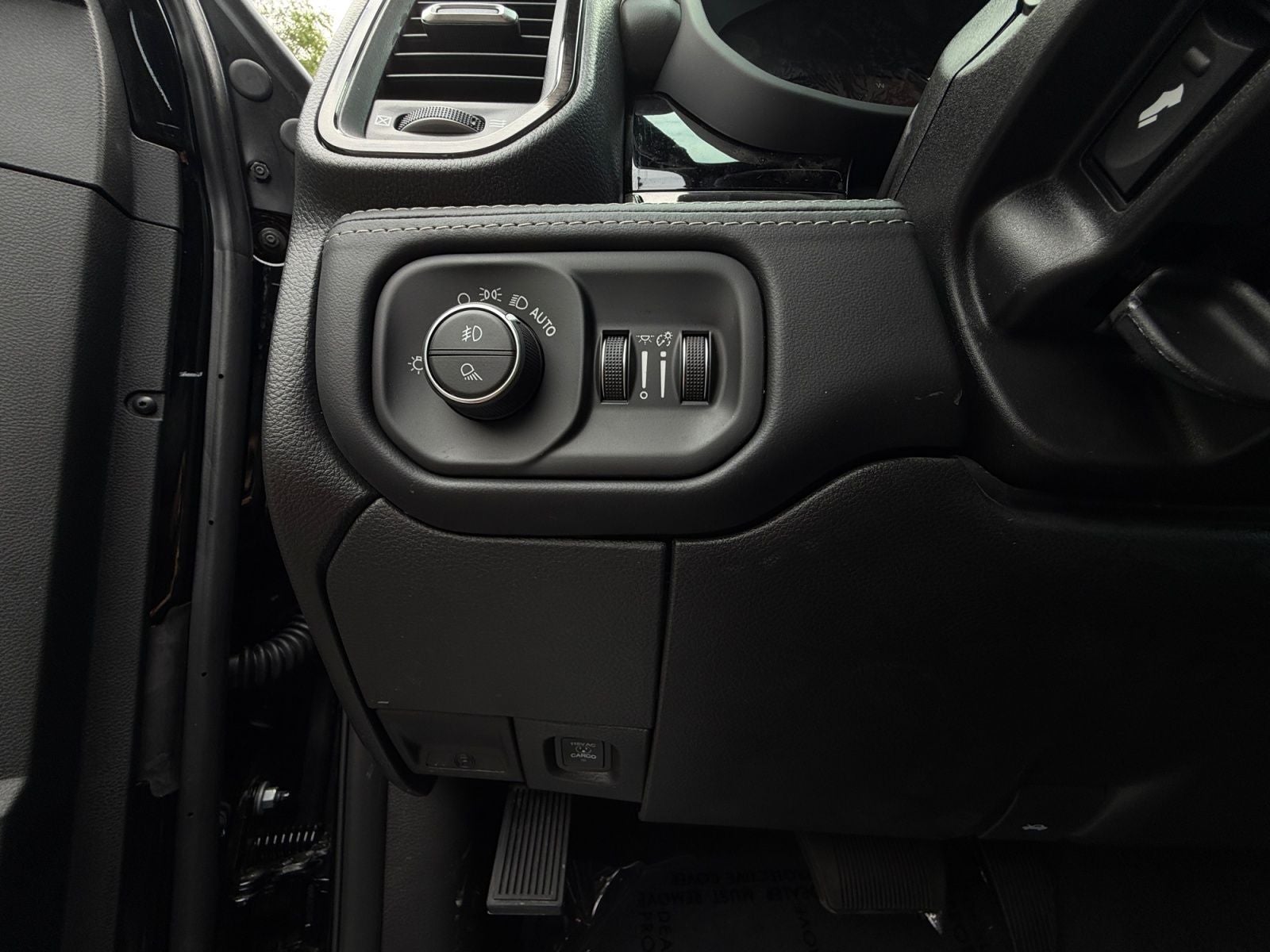 2026 RAM 3500 RAM 3500 LIMITED CREW CAB 4X4 6'4' BOX