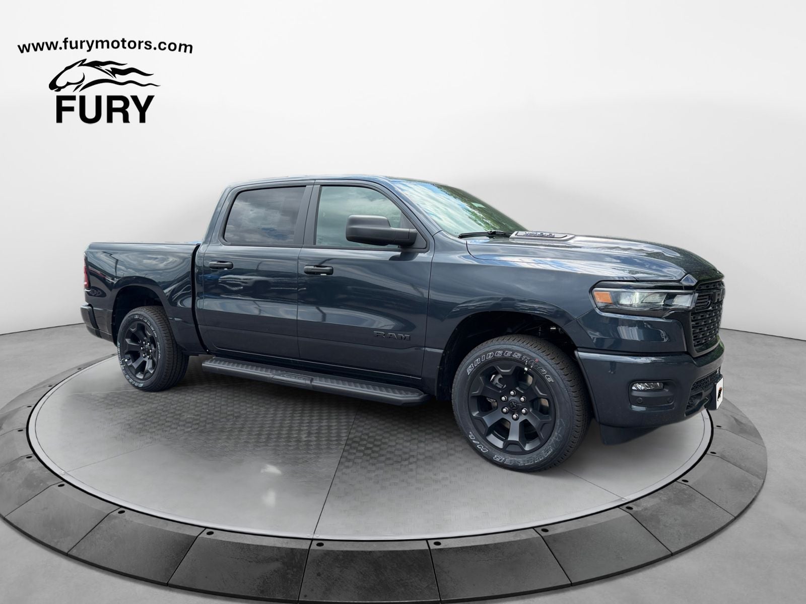 2026 RAM Ram 1500 RAM 1500 EXPRESS CREW CAB 4X4 5'7' BOX
