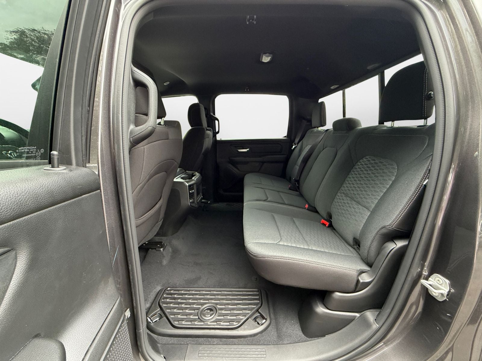 2026 RAM 1500 RAM 1500 EXPRESS CREW CAB 4X4 5'7' BOX