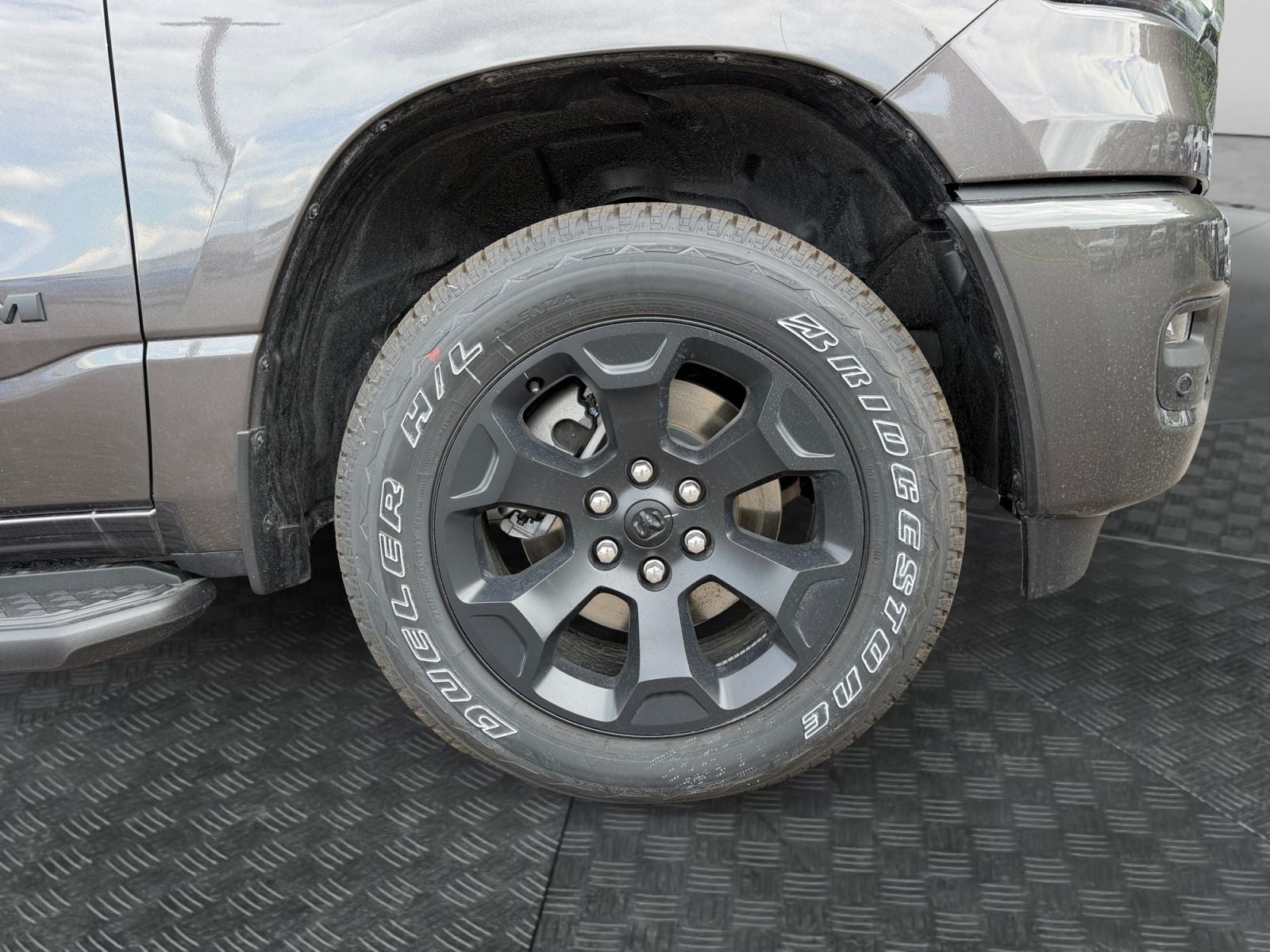 2026 RAM 1500 RAM 1500 EXPRESS CREW CAB 4X4 5'7' BOX