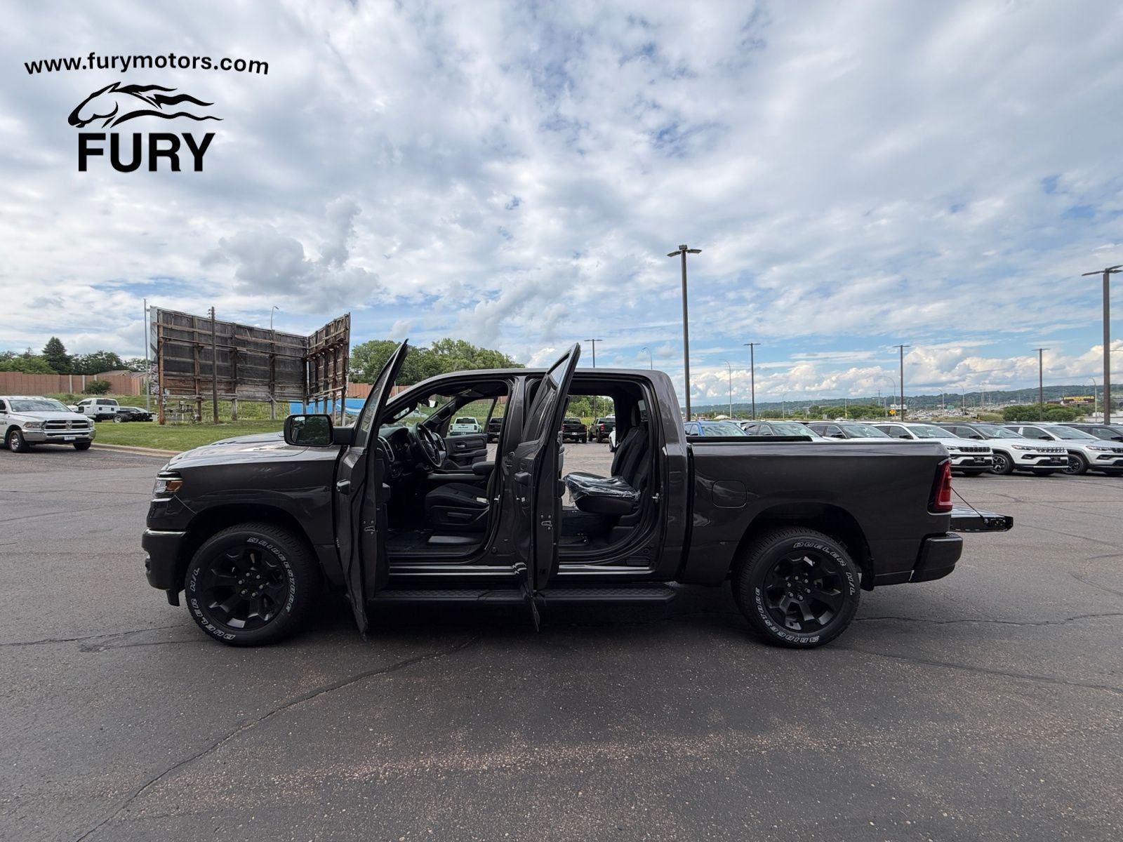 2026 RAM 1500 RAM 1500 EXPRESS CREW CAB 4X4 5'7' BOX