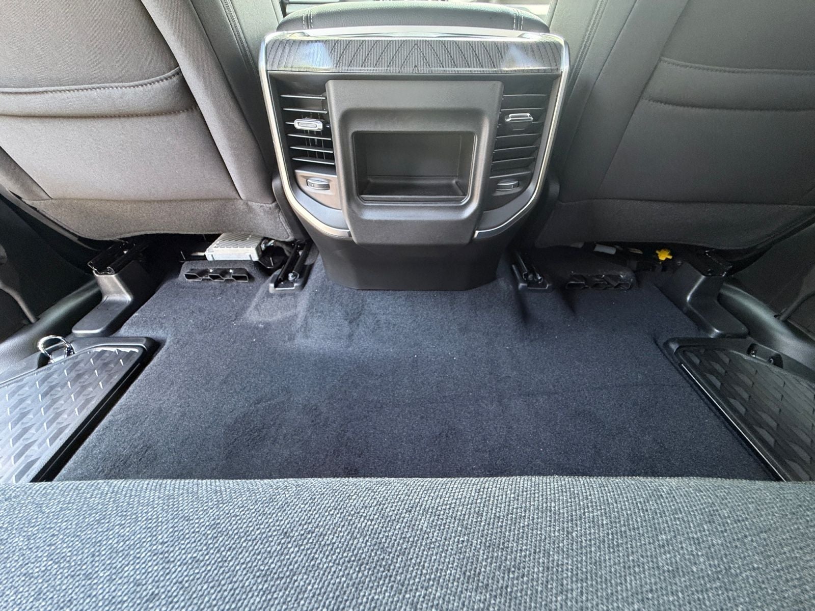 2026 RAM 1500 RAM 1500 EXPRESS CREW CAB 4X4 5'7' BOX