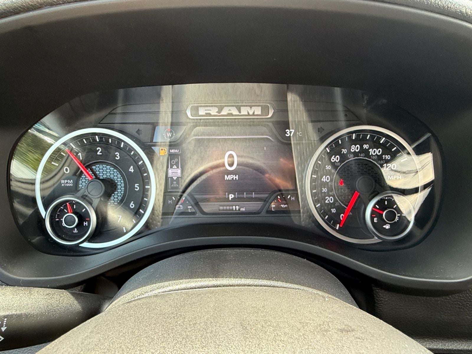 2026 RAM 1500 RAM 1500 EXPRESS CREW CAB 4X4 5'7' BOX