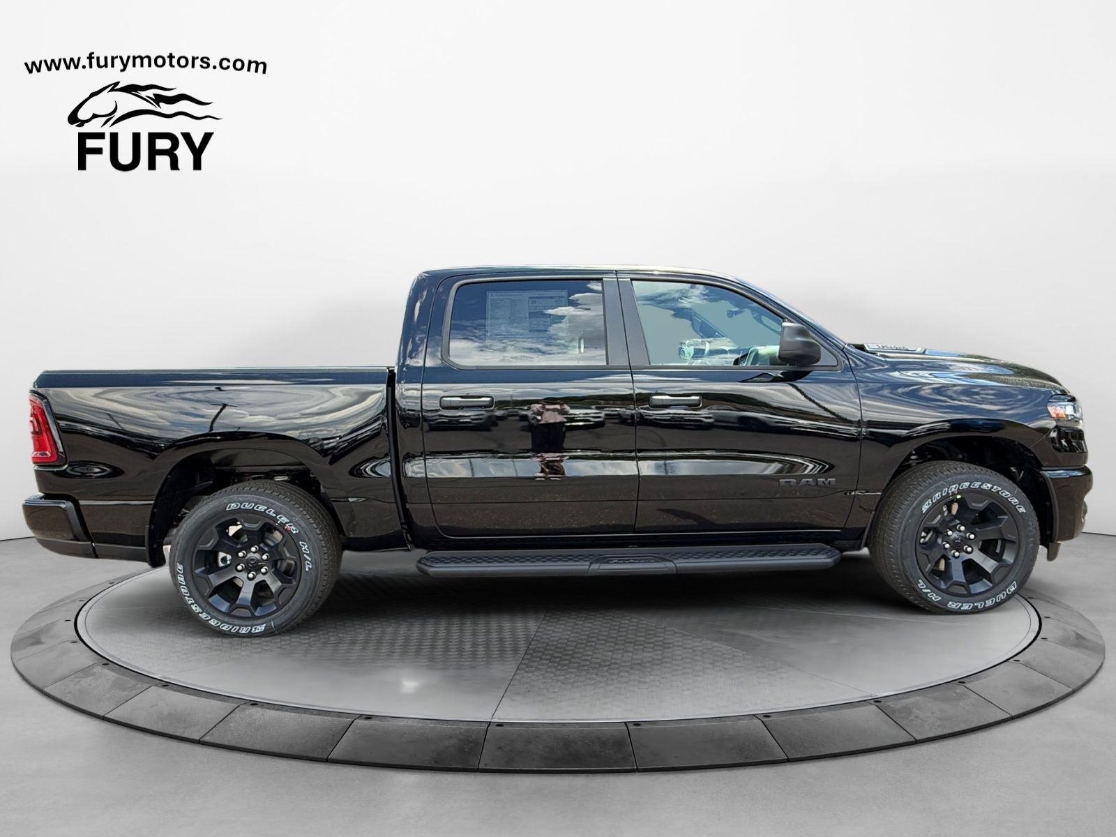 2026 RAM 1500 RAM 1500 EXPRESS CREW CAB 4X4 5'7' BOX
