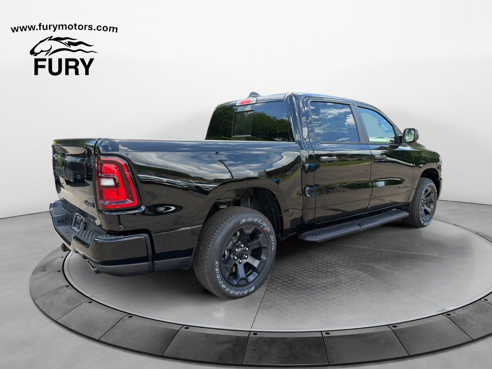 2026 RAM 1500 RAM 1500 EXPRESS CREW CAB 4X4 5'7' BOX