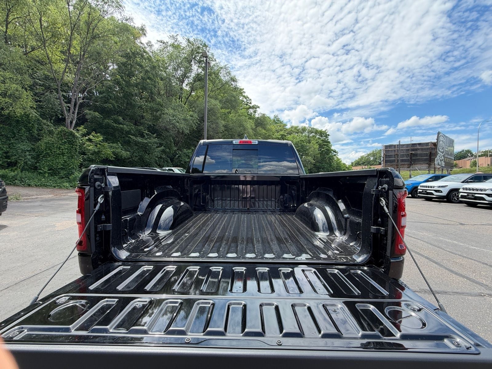 2026 RAM 1500 RAM 1500 EXPRESS CREW CAB 4X4 5'7' BOX