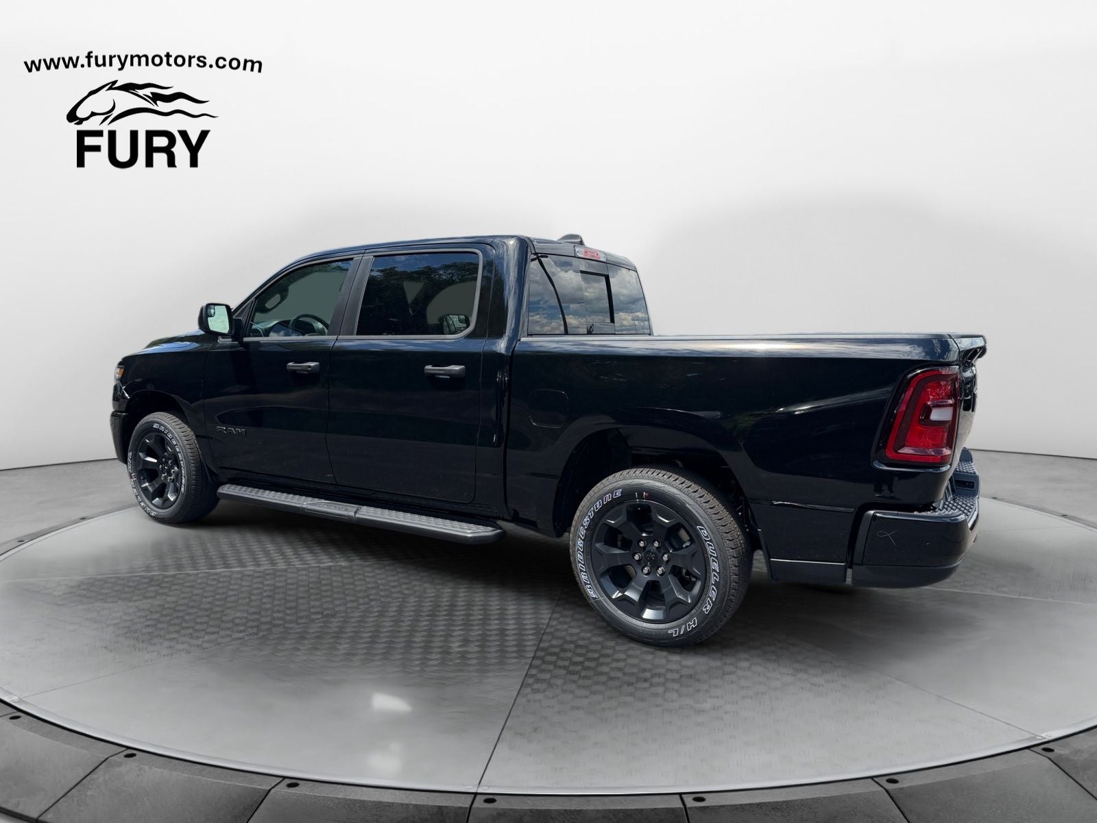 2026 RAM 1500 RAM 1500 EXPRESS CREW CAB 4X4 5'7' BOX
