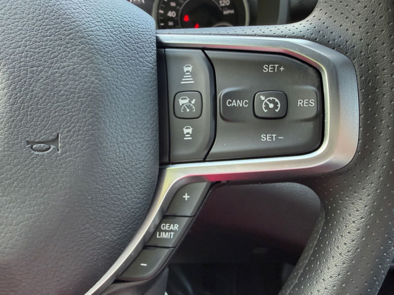 2026 RAM 1500 RAM 1500 EXPRESS CREW CAB 4X4 5'7' BOX
