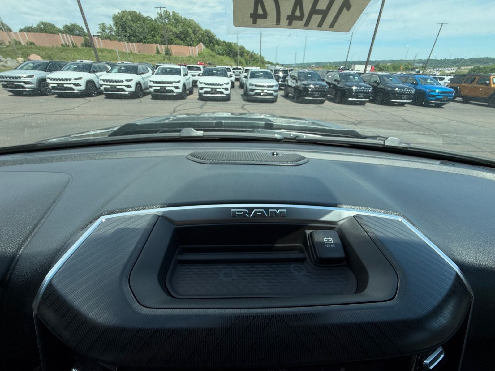 2026 RAM 1500 RAM 1500 EXPRESS CREW CAB 4X4 5'7' BOX
