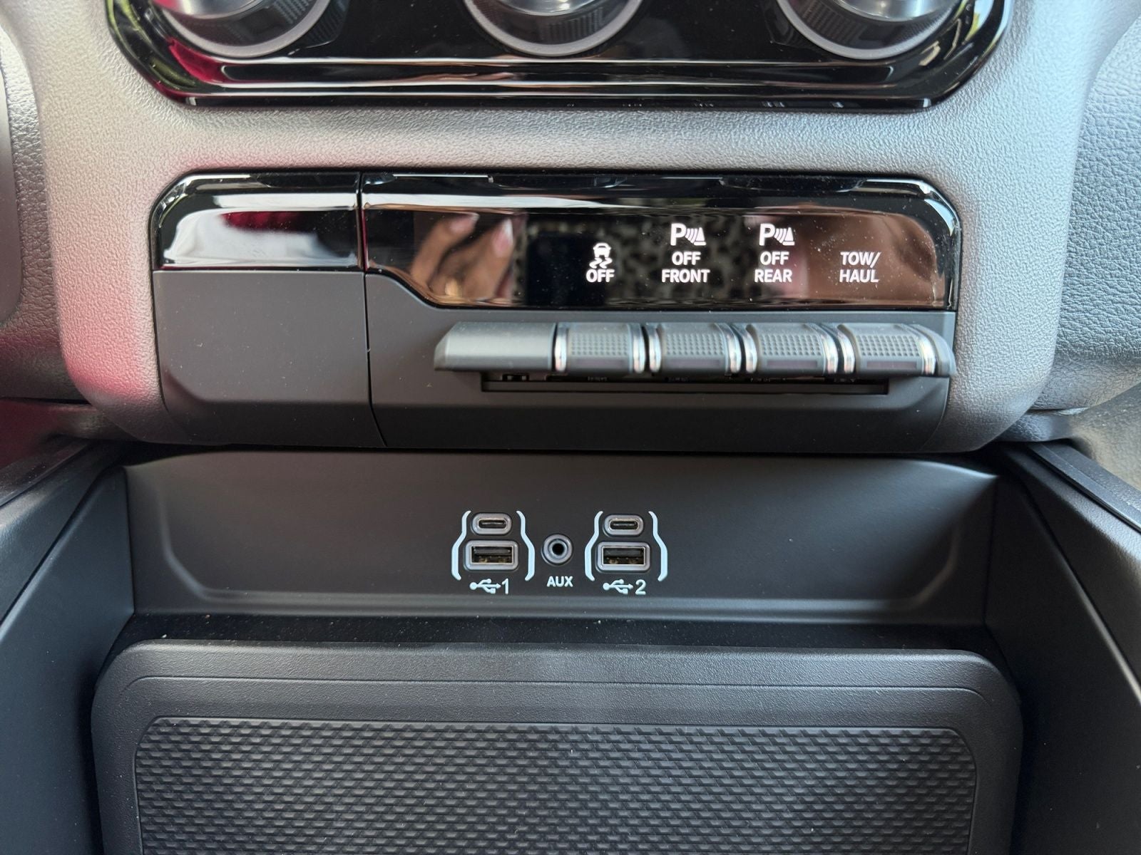 2026 RAM 1500 RAM 1500 EXPRESS CREW CAB 4X4 5'7' BOX