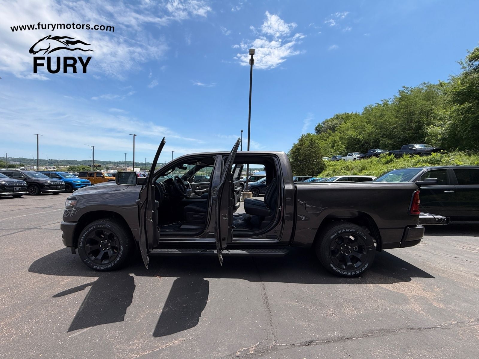 2026 RAM 1500 RAM 1500 EXPRESS CREW CAB 4X4 5'7' BOX