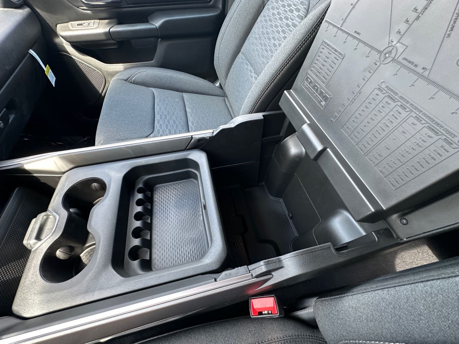2026 RAM Ram 1500 RAM 1500 EXPRESS CREW CAB 4X4 5'7' BOX