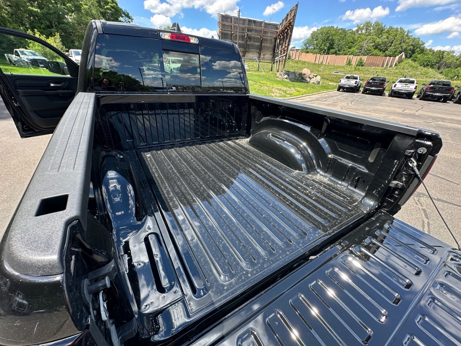 2026 RAM Ram 1500 RAM 1500 EXPRESS CREW CAB 4X4 5'7' BOX