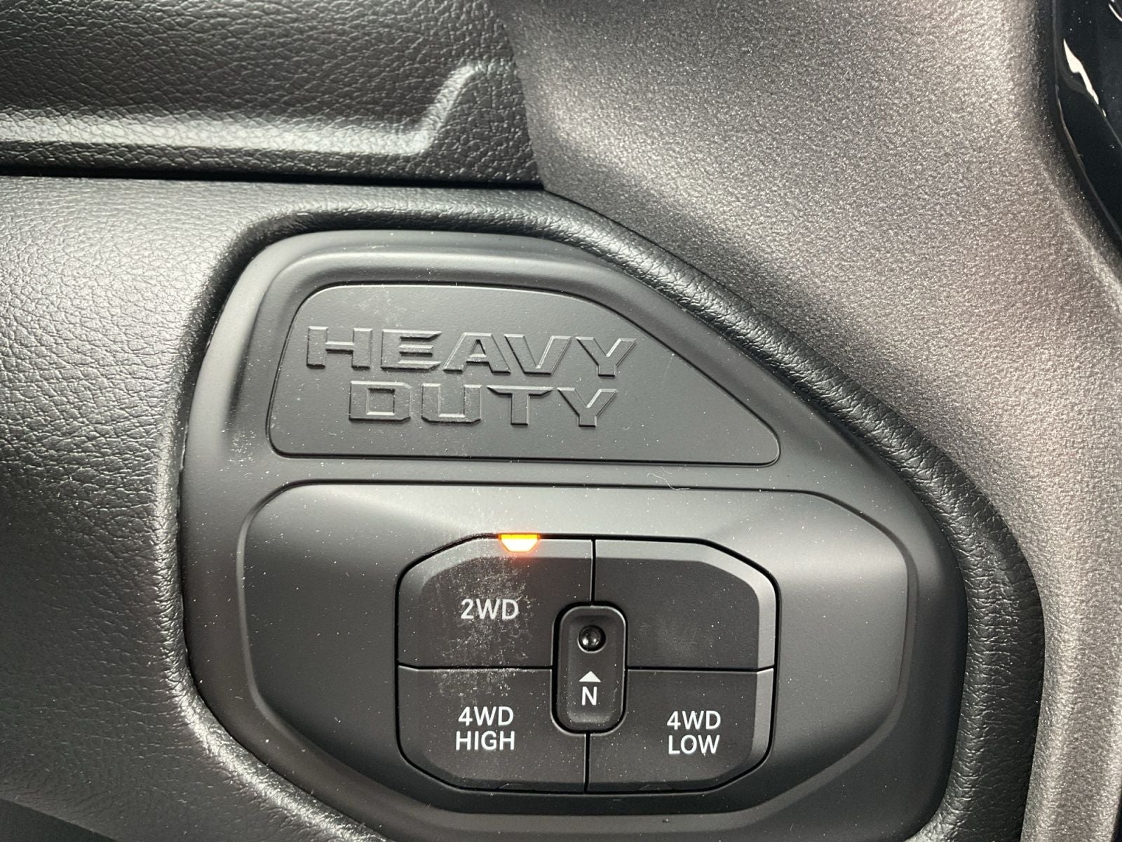 2026 RAM 2500 RAM 2500 BLACK EXPRESS CREW CAB 4X4 6'4' BOX