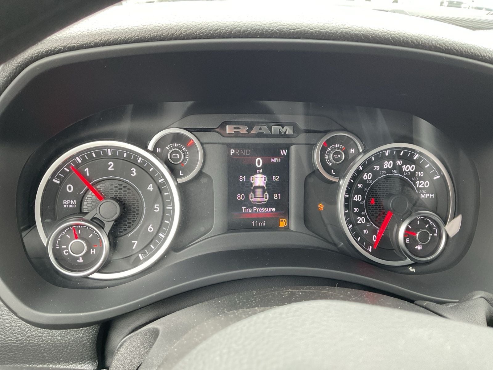 2026 RAM 2500 RAM 2500 BLACK EXPRESS CREW CAB 4X4 6'4' BOX