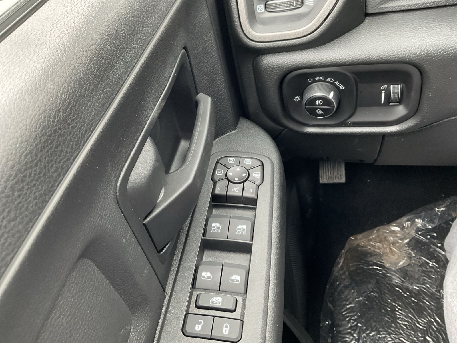 2026 RAM 2500 RAM 2500 BLACK EXPRESS CREW CAB 4X4 6'4' BOX