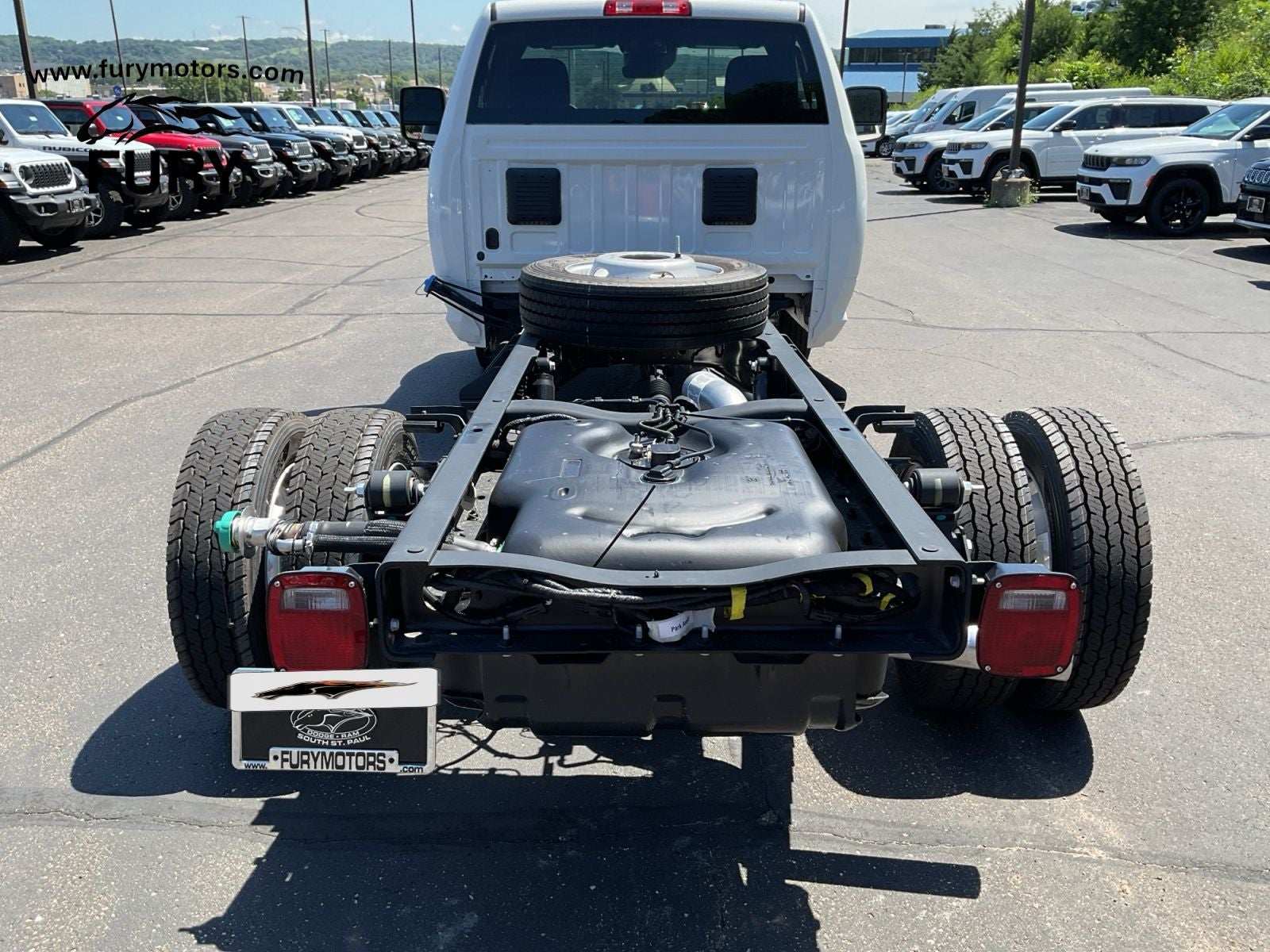 2026 RAM 5500 Chassis RAM 5500 TRADESMAN CHASSIS REGULAR CAB 4X4 84' CA