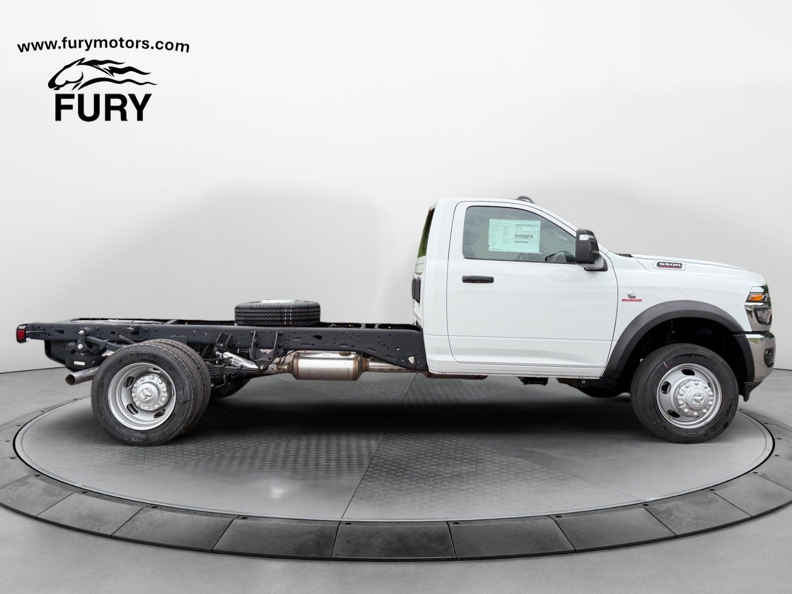 2026 RAM 5500 Chassis RAM 5500 TRADESMAN CHASSIS REGULAR CAB 4X4 84' CA