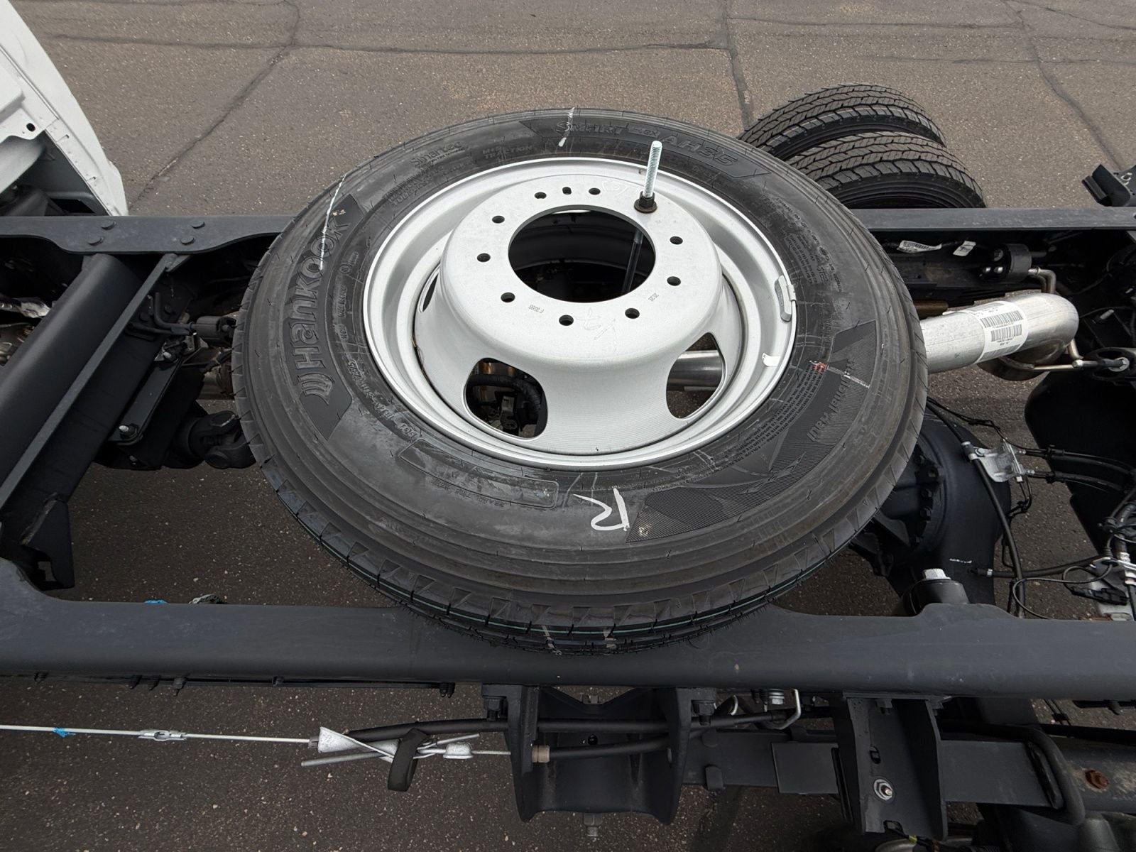 2026 RAM 5500 Chassis RAM 5500 TRADESMAN CHASSIS REGULAR CAB 4X4 84' CA