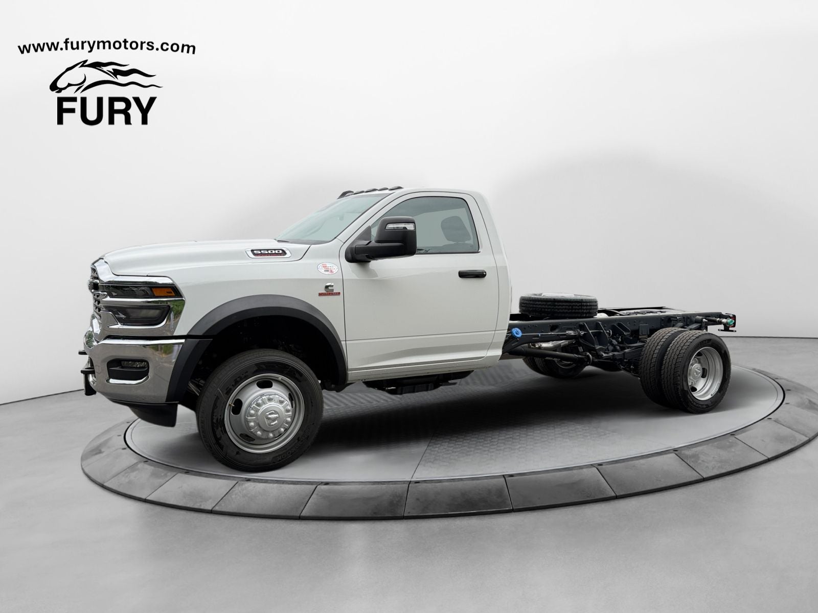 2026 RAM 5500 Chassis RAM 5500 TRADESMAN CHASSIS REGULAR CAB 4X4 84' CA