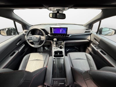 2025 Toyota Sienna Base