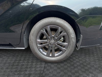 2025 Toyota Sienna Base