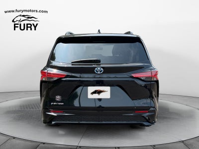 2025 Toyota Sienna Base