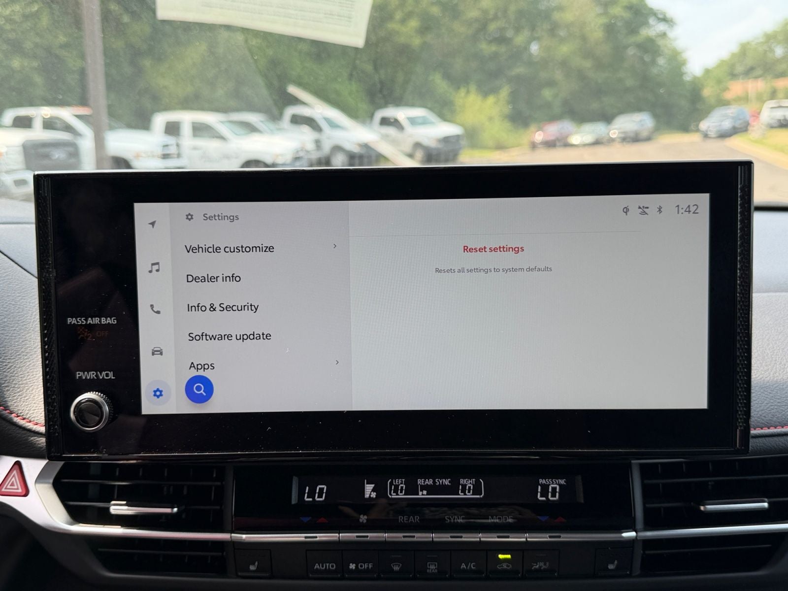 2025 Toyota Sienna Base