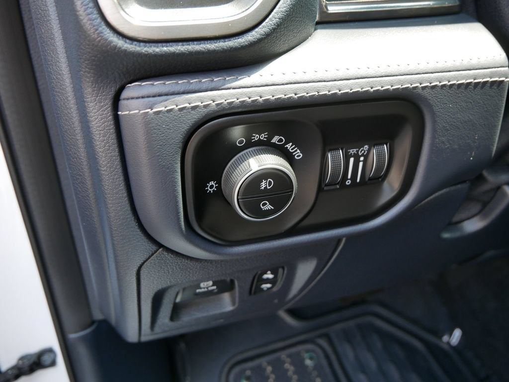 2021 RAM 1500 Limited Crew Cab 4x4 5'7" Box