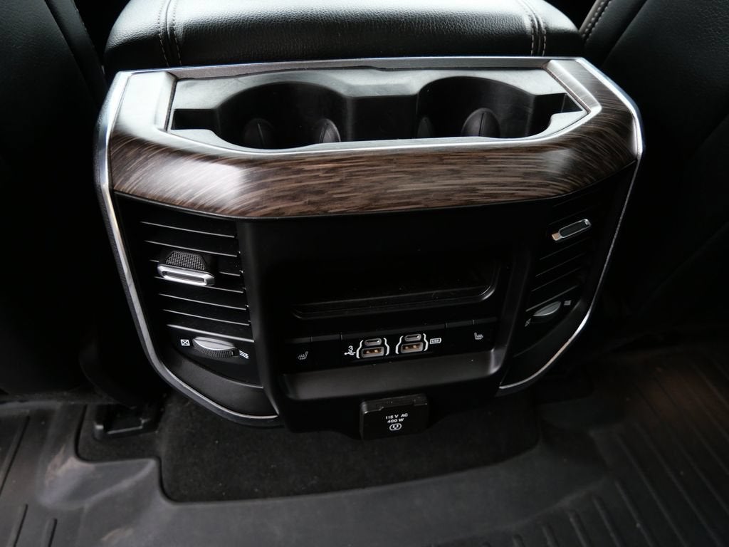 2019 RAM 1500 Laramie Crew Cab 4x4 5'7" Box