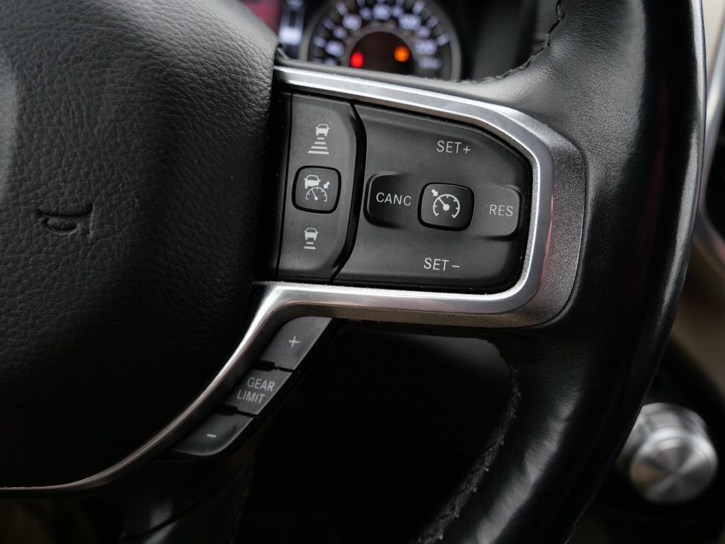 2019 RAM 1500 Laramie Crew Cab 4x4 5'7" Box