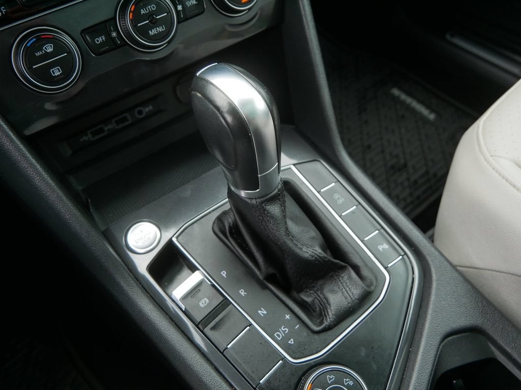 2019 Volkswagen Tiguan 2.0T SEL R-Line